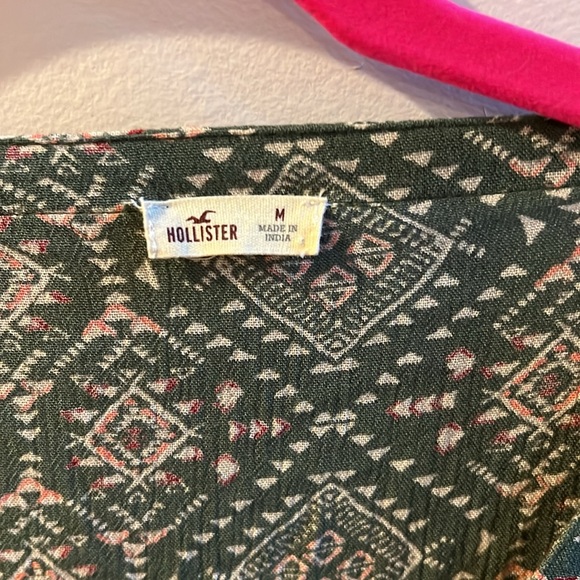 Hollister Long-Sleeved Blouse w/Lace Up Front. Brown/Burgundy/Orange size M - Picture 2 of 5